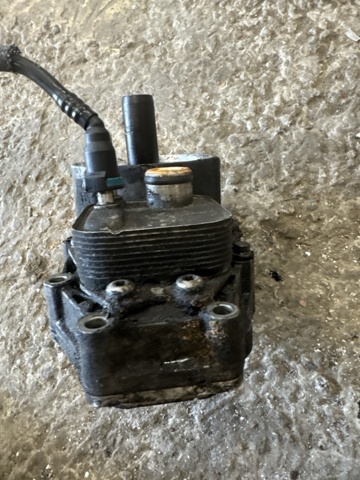 LAND ROVER 1354253 Корпус масляного фильтра в наличии Николаев