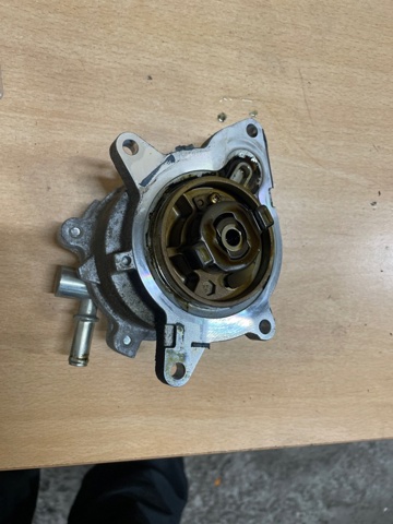 Вакуумный насос 146505NA0A NISSAN