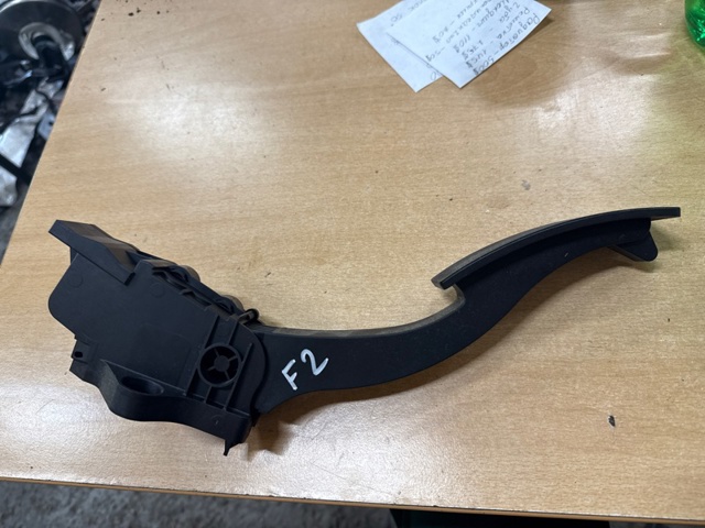 Педали газа 180025DF0A NISSAN