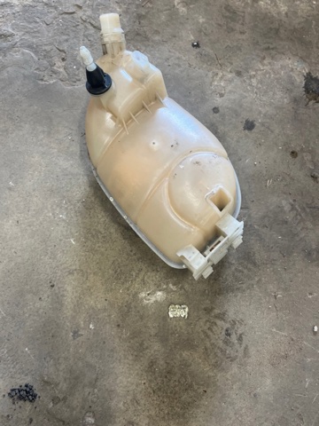 Бачок расширительный 217115DA0A NISSAN