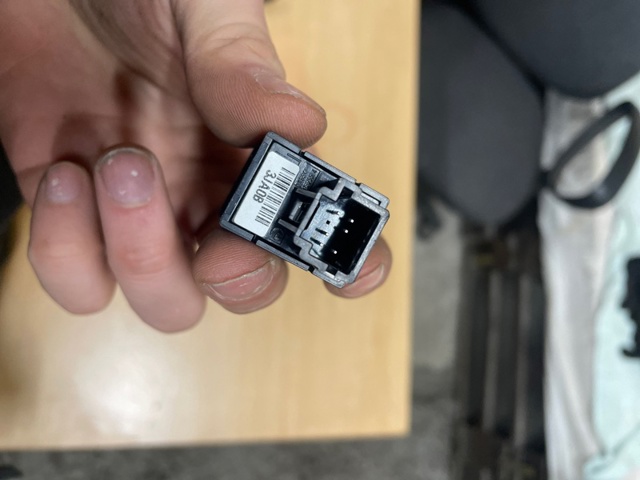 251403JA0B NISSAN Кнопка салона привода крышки багажника (двери 3/5-й (ляды) купить в Запорожье