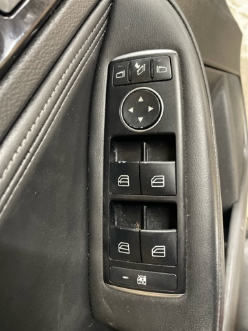 Кнопки переднего левого стекло подъемника 254015DA0A NISSAN