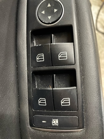 NISSAN 254015DA0A Кнопочный блок управления стеклоподъемником передний левый в наличии Каменское