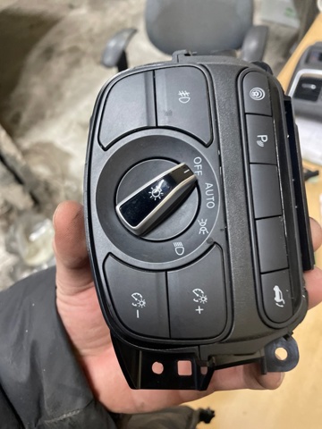 Переключатель света фар на "торпедо" 255425GA1A NISSAN