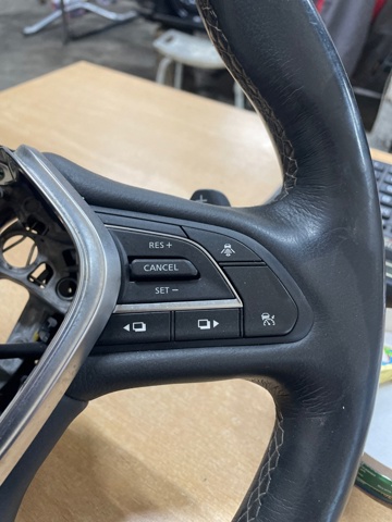 255525CA1A NISSAN Блок кнопочных переключателей рулевого колеса купить в Украина