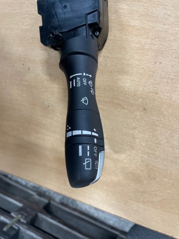 Переключатель подрулевой в сборе 255605NM1A NISSAN