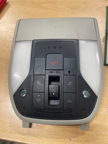 Плафон освещения кабины 264305NB1A NISSAN
