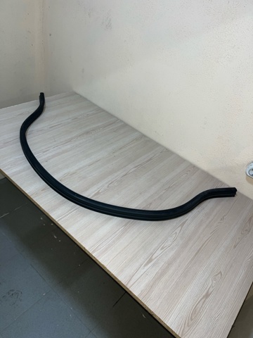 3CM823723 VAG Уплотнитель капота купить в Тернополь