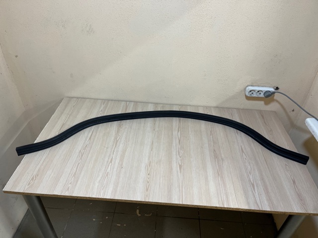 Резинка под капот 3CM823723 VAG