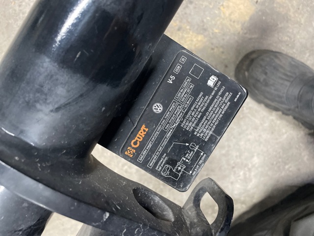 VAG 3CN803881C Траверса фаркопа в наличии Харьков