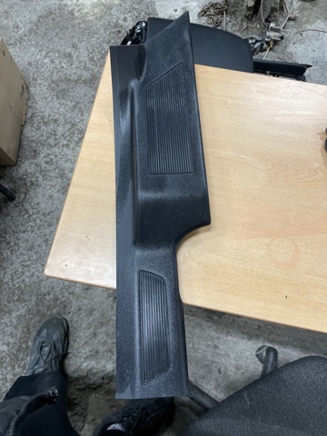 Накладка дверного порога внутренняя, задняя правая 3CN853370C82V VAG