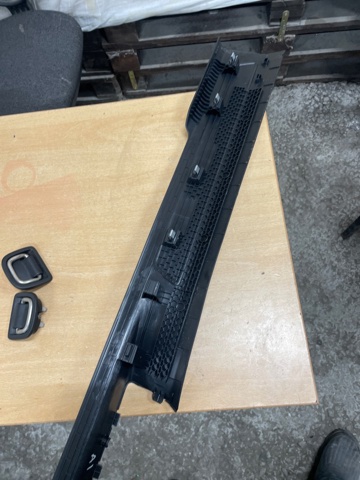 3CN853371D82V VAG Накладка дверного порога внутренняя передняя левая купить в Ирпень