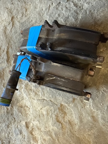 NISSAN 410605DA0A Колодки тормозные передние дисковые в наличии Павлоград