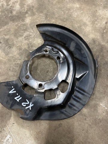 Пыльник тормозного диска переднего левого 411615NA0A NISSAN