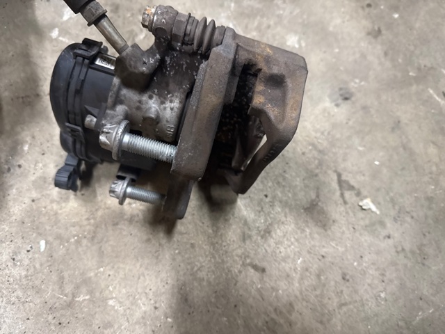 440015DA0B NISSAN Суппорт тормозной задний правый купить в Житомир