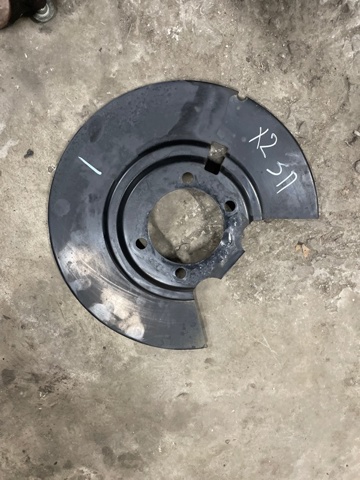Пыльник тормозного диска заднего правый 441515NM0A NISSAN