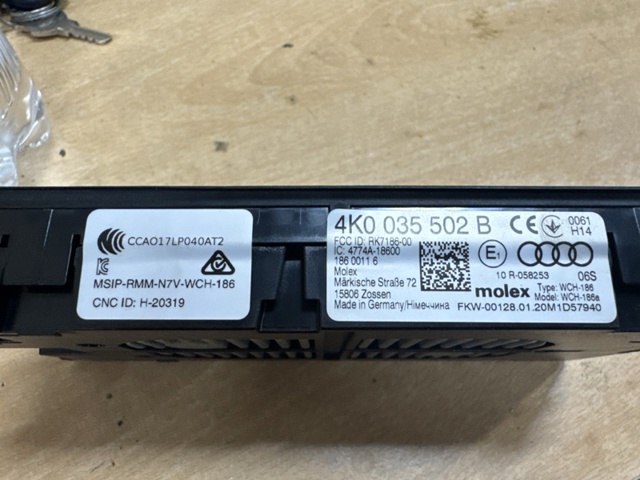 VAG 4K0035502B Зарядное устройство для АКБ в наличии Полтава
