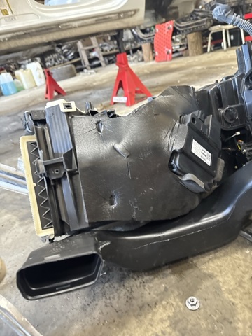 4M0820356 VAG Корпус печки в сборе купить в Павлоград