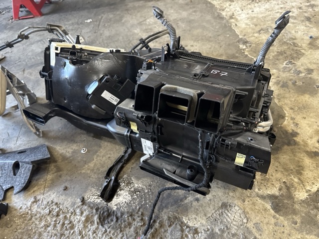 Корпус печки в сборе 4M0820356 VAG