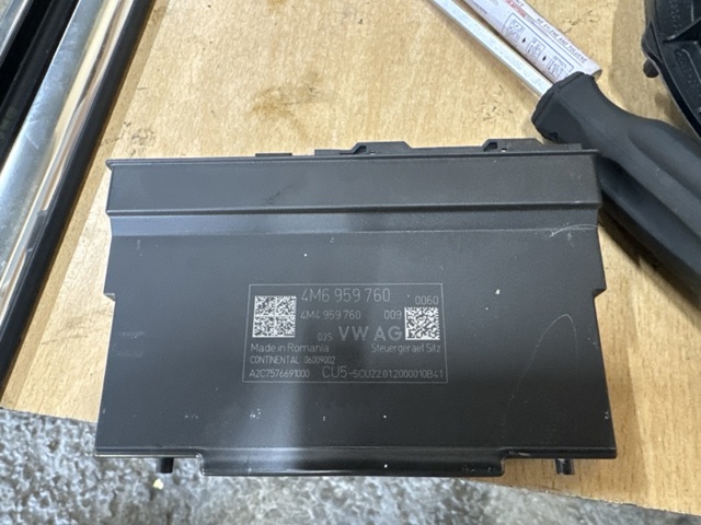 VAG 4M6959760 в наличии Львов