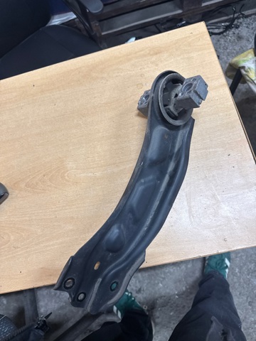 NISSAN 555025DJ0A Рычаг (тяга) задней подвески продольный нижний левый в наличии Черновцы