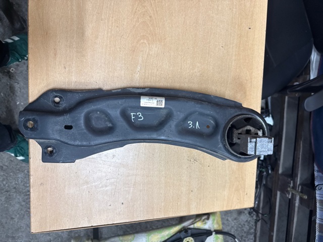 Рычаг/тяга задней подвески продольный нижний, левый 555025DJ0A NISSAN