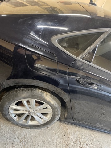 VAG 561809844A Крыло заднее правое в наличии Ужгород