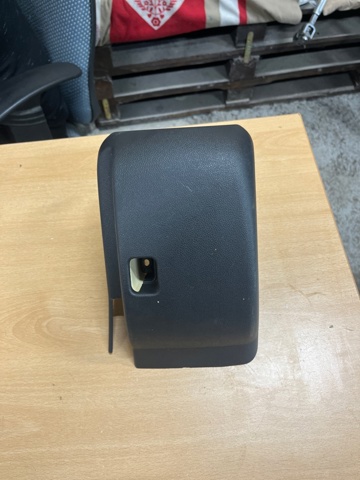 Защитный кожух рулевого механизма 561858559G82V VAG
