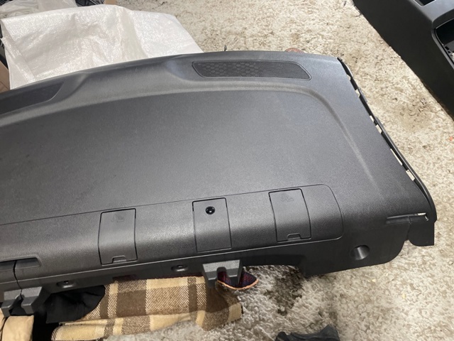 VAG 561863413H82V Полка салона задняя в наличии Кривой Рог