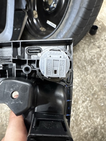 VAG 5NB9598393Q7 Кнопка запуска двигателя в наличии Днепр
