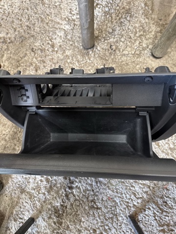 5NN857114A82V VAG Ящик перчаточный (бардачок) купить в Харьков