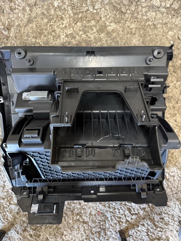 5NN857114A82V Ящик перчаточный (бардачок) купить Каменское