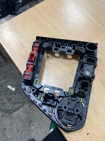 5NN864263BIX2 VAG Накладка консоли рычага переключения передач АКПП купить в Ровно