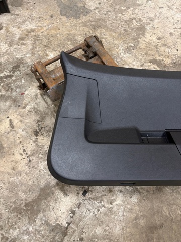 Обивка двери задка кузова 5NN867601A82V VAG