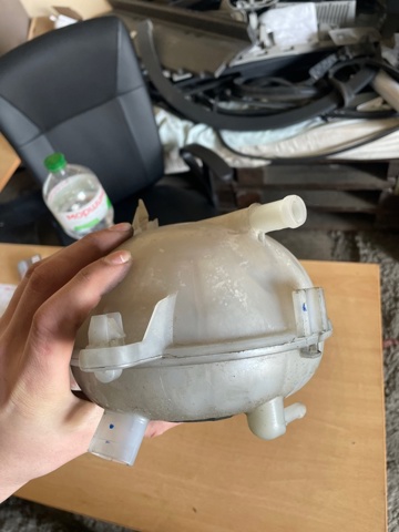 5QM121407C Бачок системы охлаждения расширительный купить Николаев