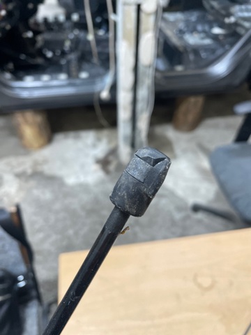 NISSAN 654705NN0A Амортизатор капота в наличии Ужгород