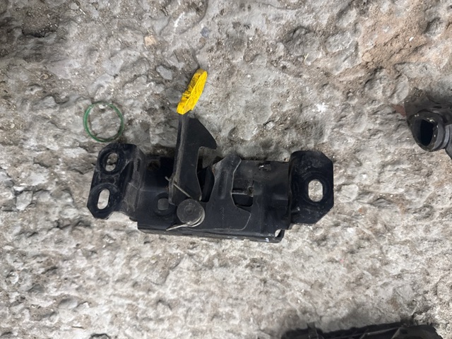 Замок крышки капота 656015DA0B NISSAN