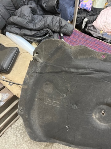 NISSAN 658405NA0A Шумоизоляция капота в наличии Ровно