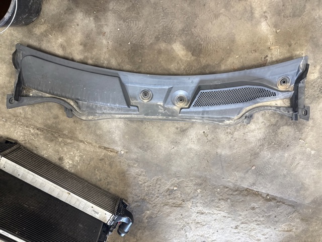668625DF0A NISSAN Водосток лобового стекла, жабо купить в Львов