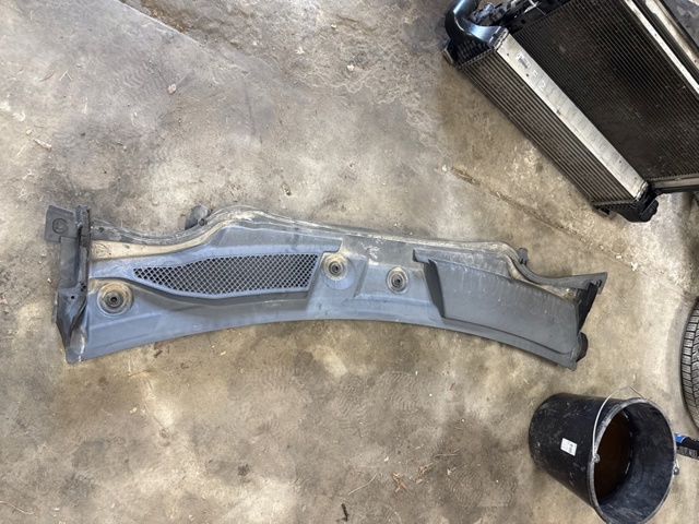 Водосток лобового стекла, жабо 668625DF0A NISSAN