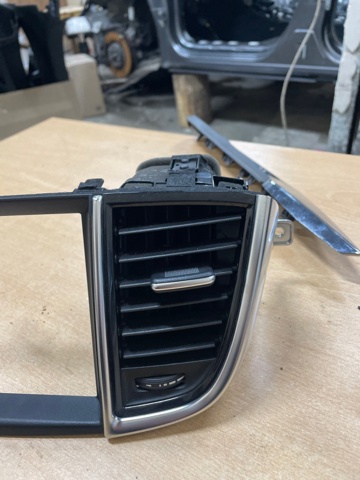 682705NA0A NISSAN купить в Киев