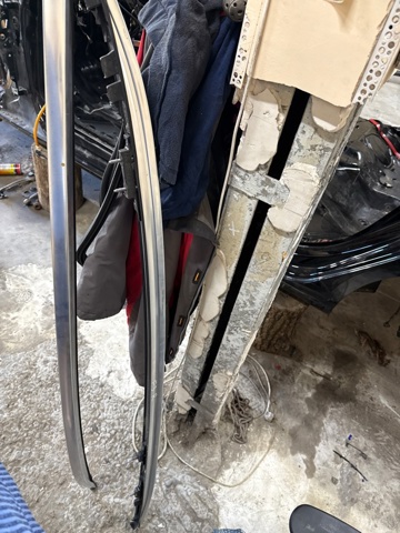 Рейлинг крыши правый 738205DA0A NISSAN