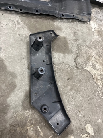 748185NA0A NISSAN Защита днища задняя правая купить в Винница