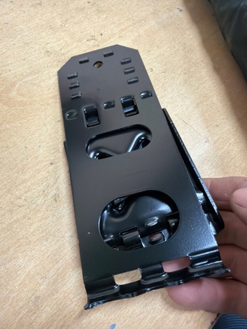 7L0860321A Противооткатное устройство (башмак) купить Хмельницкий