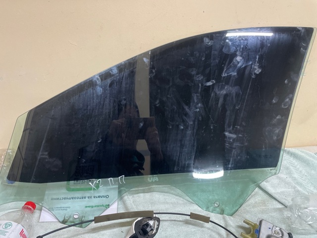 Стекло передней двери, правой 803125NA0A NISSAN