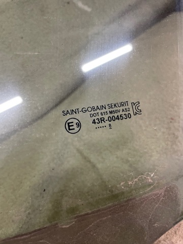 NISSAN 803135NA0A Стекло двери передней левой в наличии Харьков