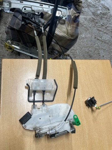 Запор кабины 805015NA0A NISSAN