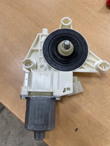 807315DM0A NISSAN Мотор стеклоподъемника двери передней левой купить в Тернополь