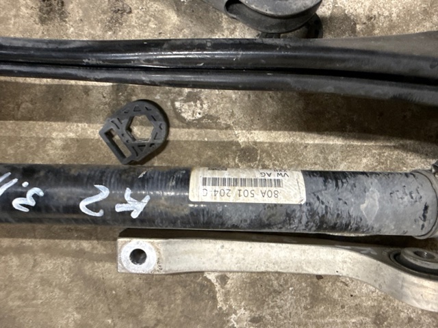 VAG 80A501204C Полуось задняя правая в наличии Ирпень