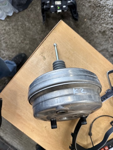 Усилитель тормоза вакуумный 80A612107 VAG